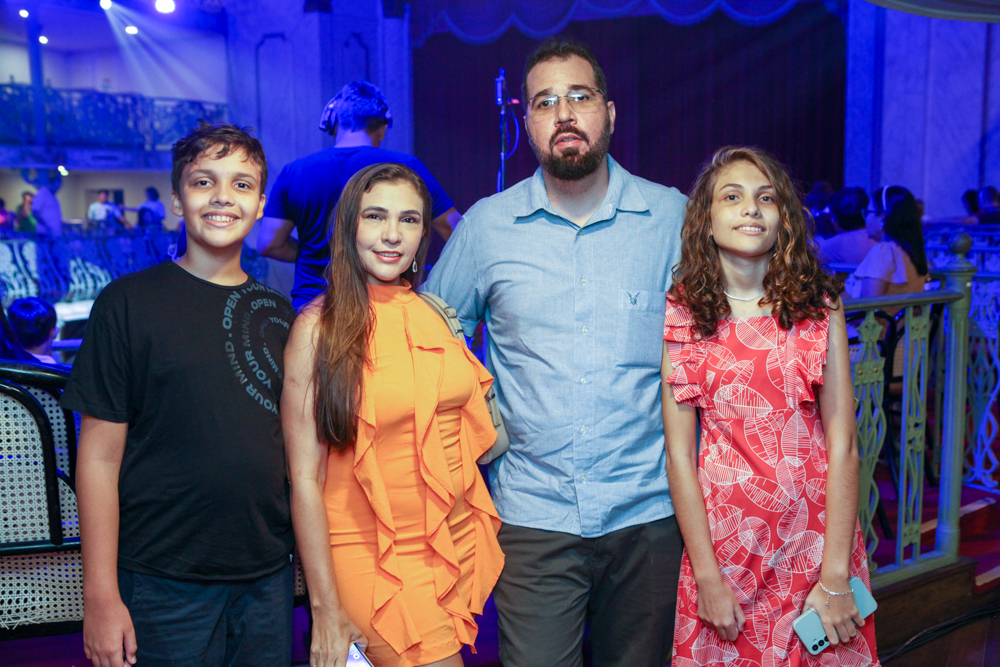 Davi, Luciene, Welingthon E Iasmin Ribeiro (2)