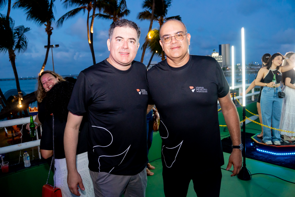 Mastruz com Leite e Mesura comandam festa de fim de ano do Viana Peixoto Advogados Associados no Iate Clube de Fortaleza