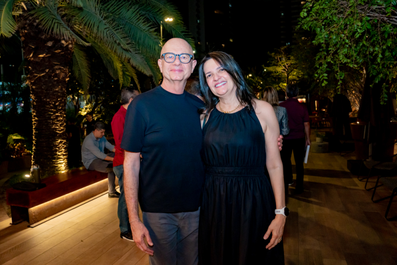 Memória e imagem - Livro que revisita a trajetória artística de José Guedes ganha vernissage em Fortaleza