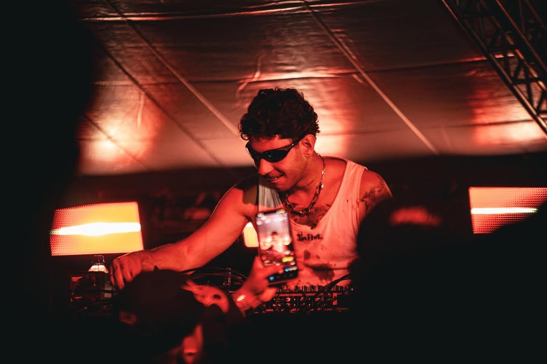 Sunrise Beach Club realiza Réveillon no dia 31 e after party diurno no dia 1º com DJ Micão