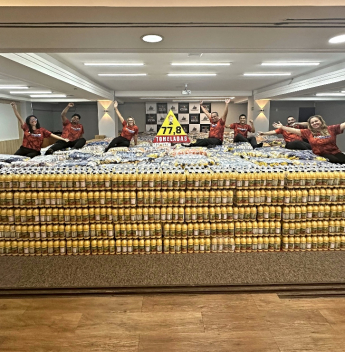 Amigos em Ação fecha 2025 entregando o total de 77,8 toneladas de alimentos