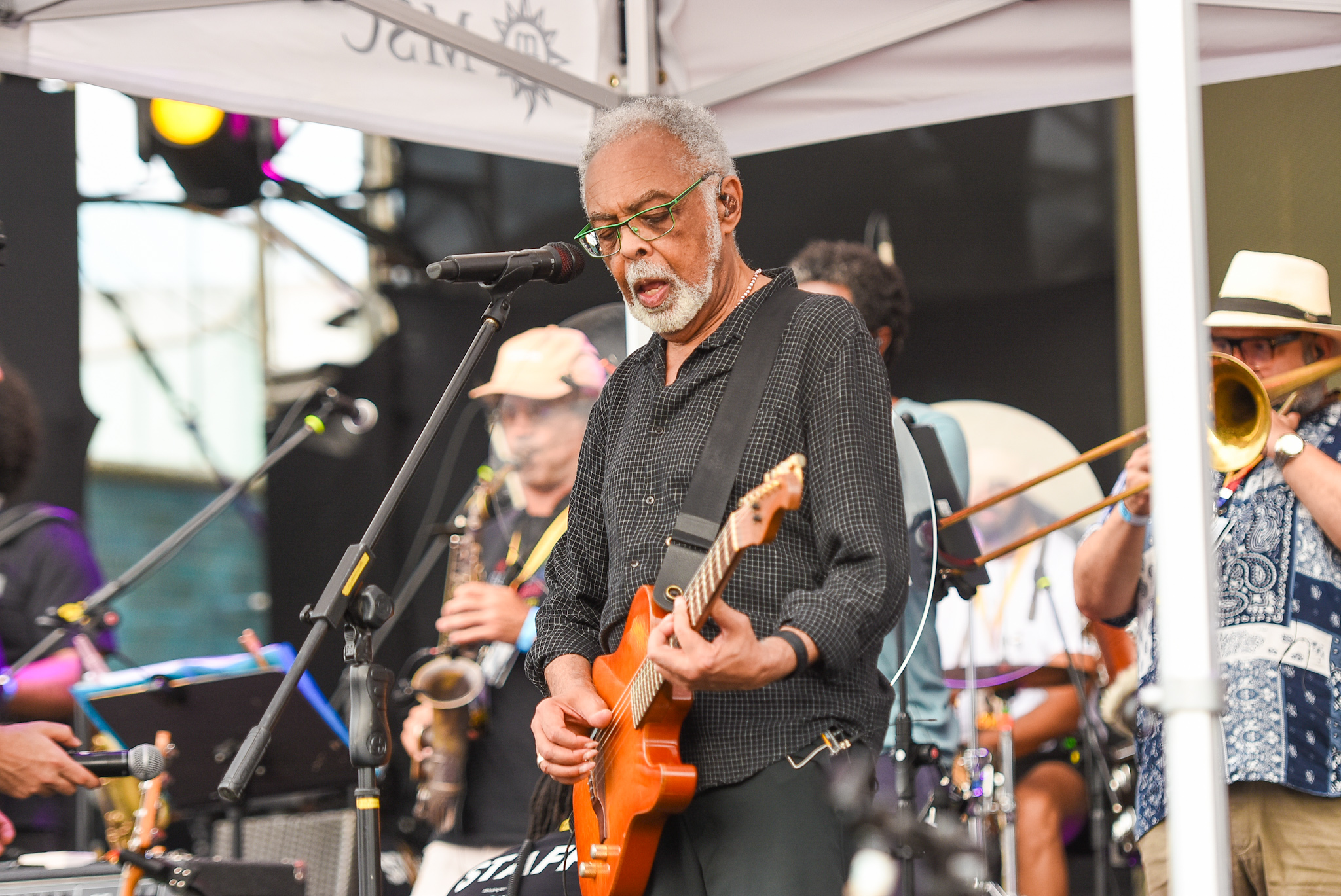 Gilberto Gil embarca no ‘Navio Tempo Rei’ e celebra sua história em uma jornada musical pelo litoral brasileiro