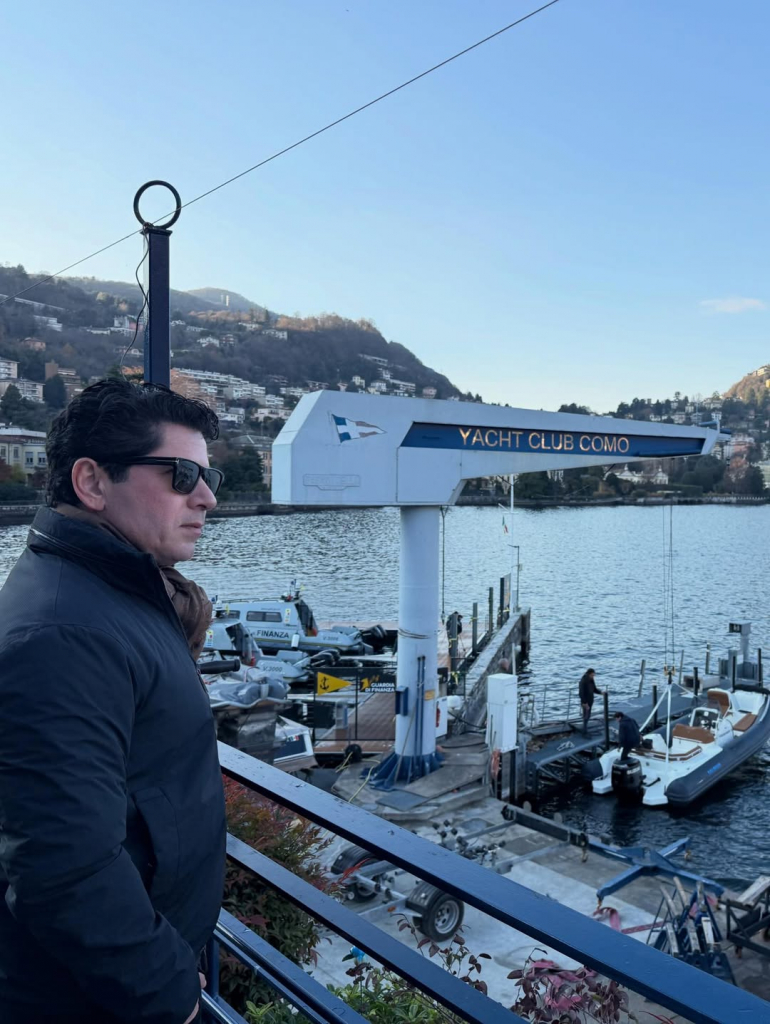 Durante Nossa Visita Oficial Ao Yacht Club Como, Eu E Mariana Fomos Recebidos Pelo Presidente Do (6)