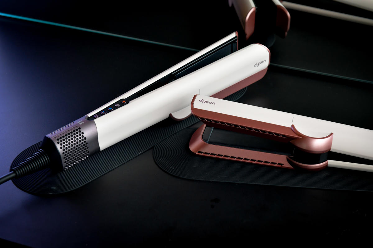 Dyson apresenta no Brasil o Airstrait™, tecnologia que alisa os fios apenas com ar