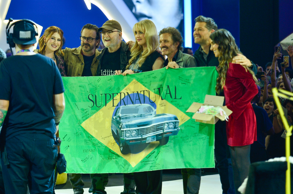Primeiro dia da CCXP25 reúne Rodrigo Santoro, elenco de Supernatural e anúncios especiais em São Paulo