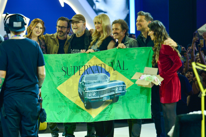 Primeiro dia da CCXP25 reúne Rodrigo Santoro, elenco de Supernatural e anúncios especiais em São Paulo