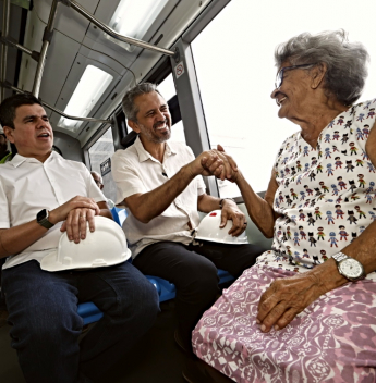 Elmano vistoria VLT Ramal Aeroporto e destaca legado de mobilidade e lazer