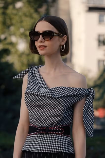 Emily In Paris N S5 E7 00 00 16 00r Large 6947fe3935c7e