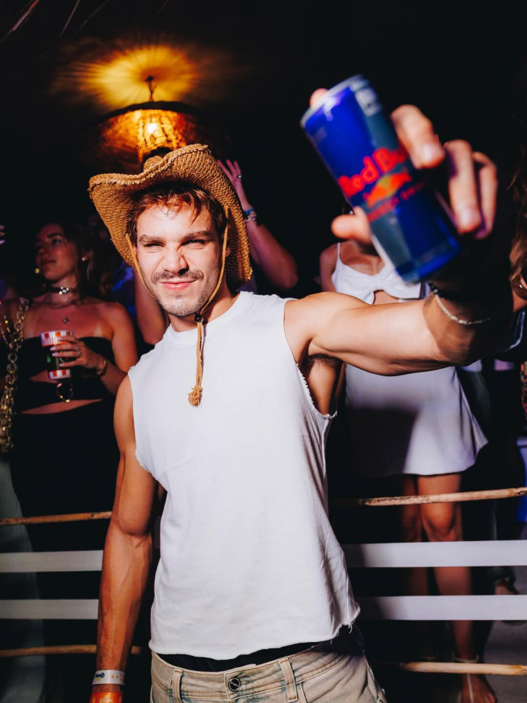 Energia Pra Gente Ir Além. ⚡️do Jeito Que A Noite De Hoje Pede! @redbullbr