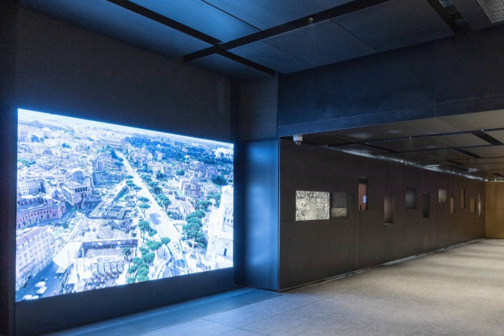 Estação De Metrô Do Coliseu, Em Roma (2)