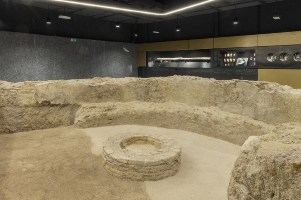 Estação De Metrô Do Coliseu, Em Roma (7)