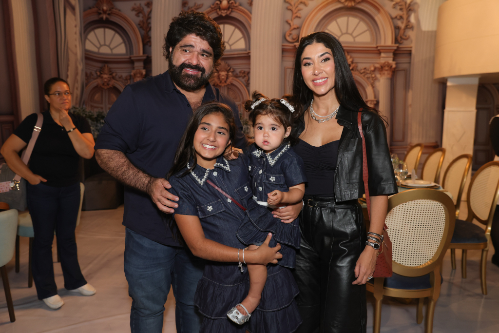 Fabiano E Gabriella Menotti E Filhos