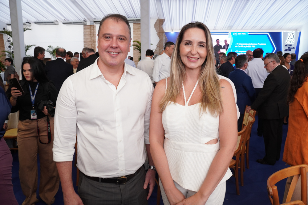Fabrício Martins E Fernanda Colares