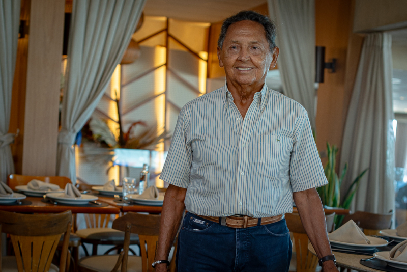 Aniversário entre amigos - Fernando César Mesquita celebra 87 anos em almoço no Illa Mare