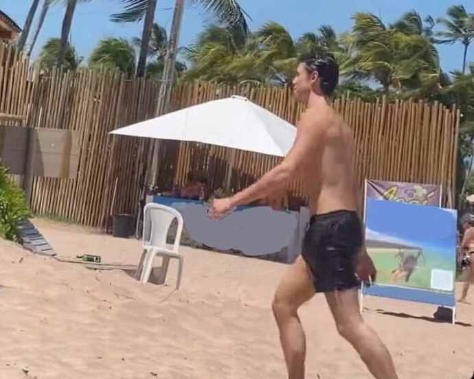 Shawn Mendes curte as belezas naturais de São Miguel dos Milagres antes da virada do ano