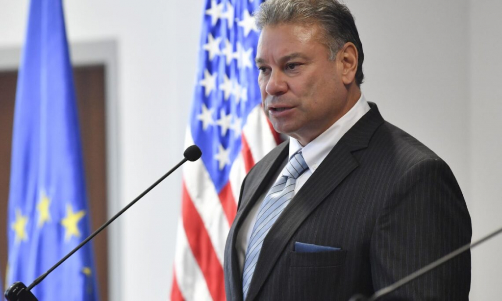 Gabriel Escobar Representante Dos Eua