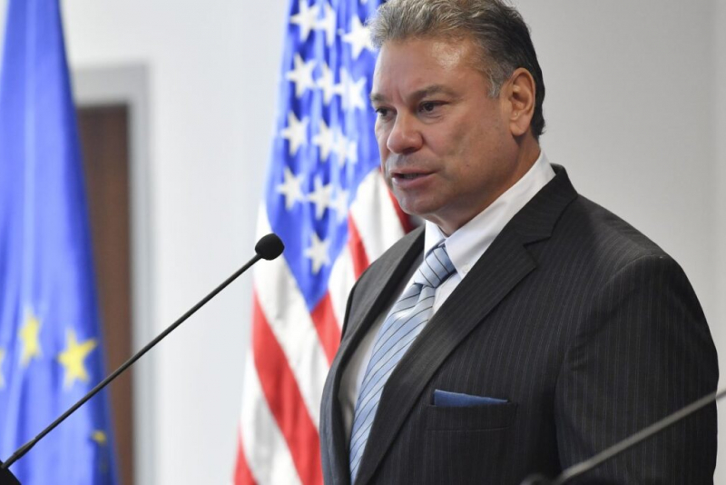 Gabriel Escobar Representante Dos Eua