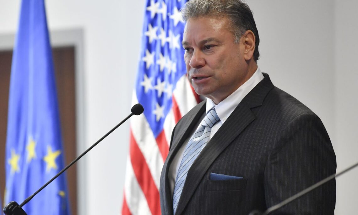 Haddad busca canal direto com EUA para rastrear peças de fuzis