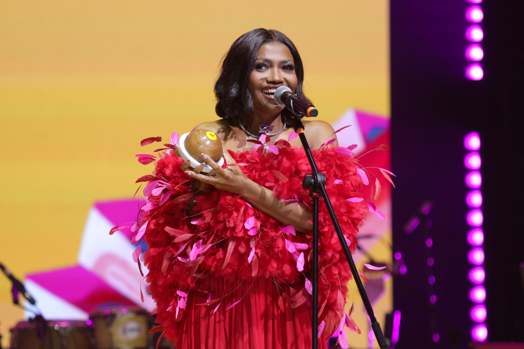 Gaby Amarantos Recebe Prêmio No Wme