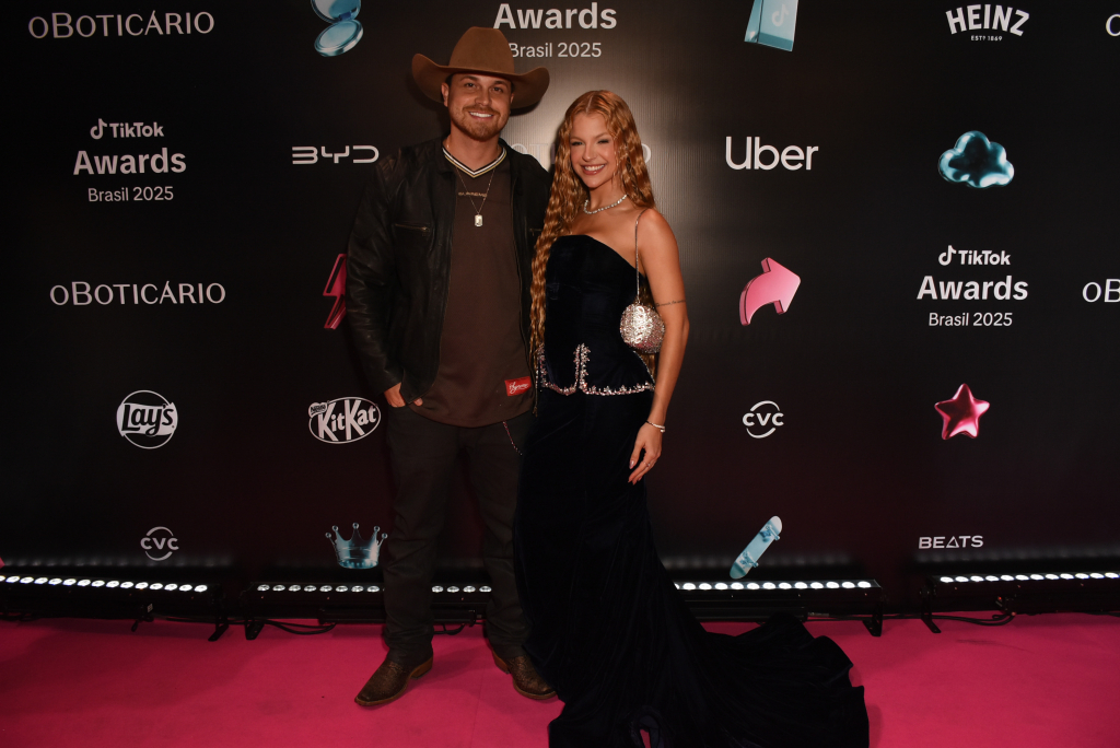 Gustavo Tubarão E Jade Sales