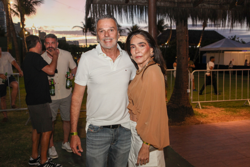 Sábado de festa - De Sol ao Samba movimenta o Iate Clube de Fortaleza com Dilsinho, Karenzinha e Tudo Fica Blue