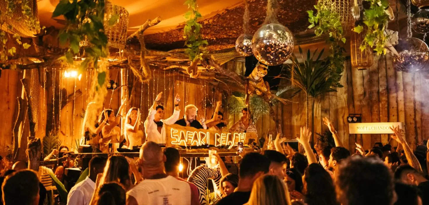 Réveillon 2026 no Safari Beach Jurerê oferece luxo, música eletrônica e virada premium à beira-mar