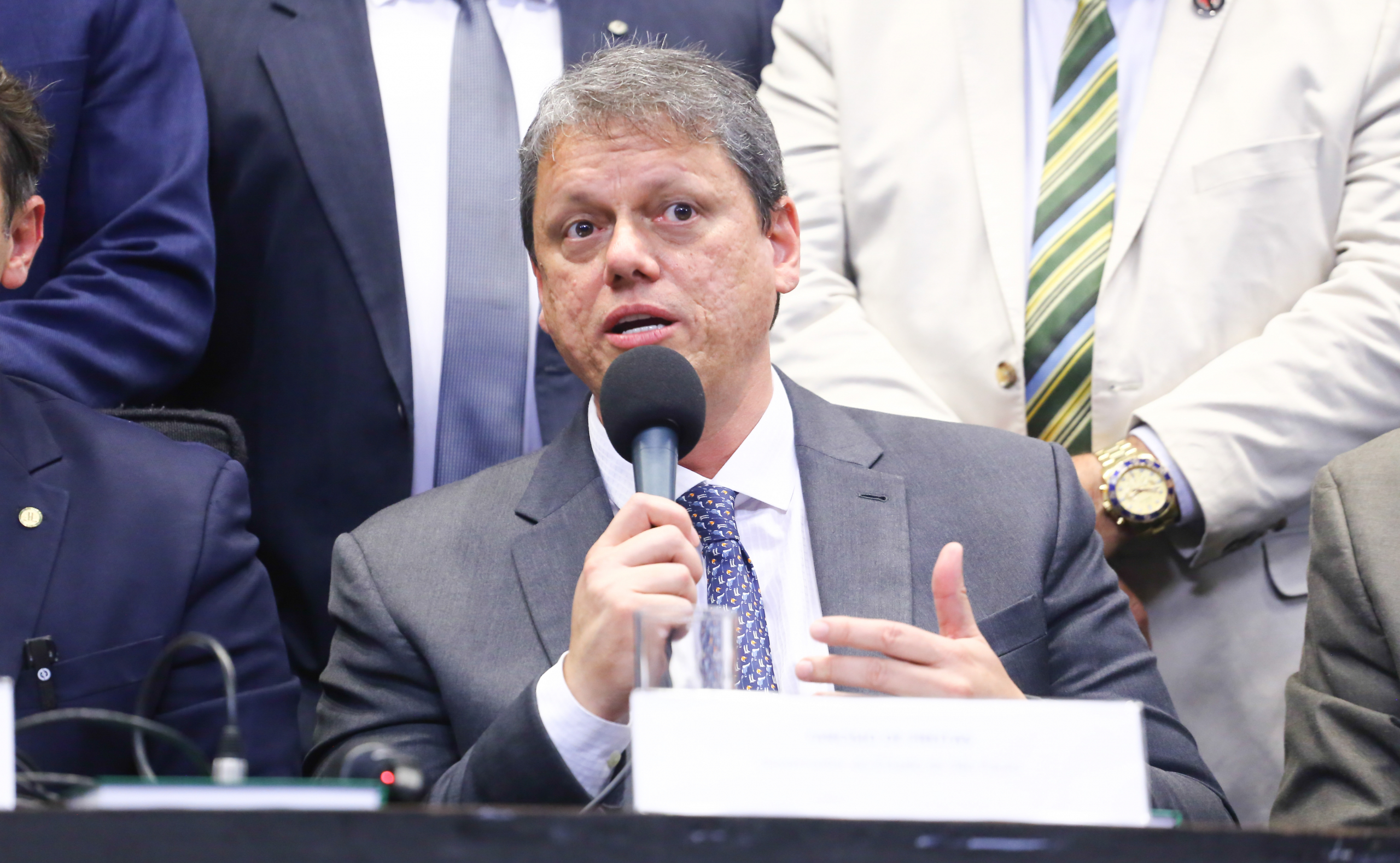 Tarcísio de Freitas cobra planejamento da Enel SP em reunião com presidente da concessionária