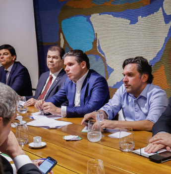 Deputados-líderes encaminham para 2026 análise da PEC da Segurança e do PL Antifacção