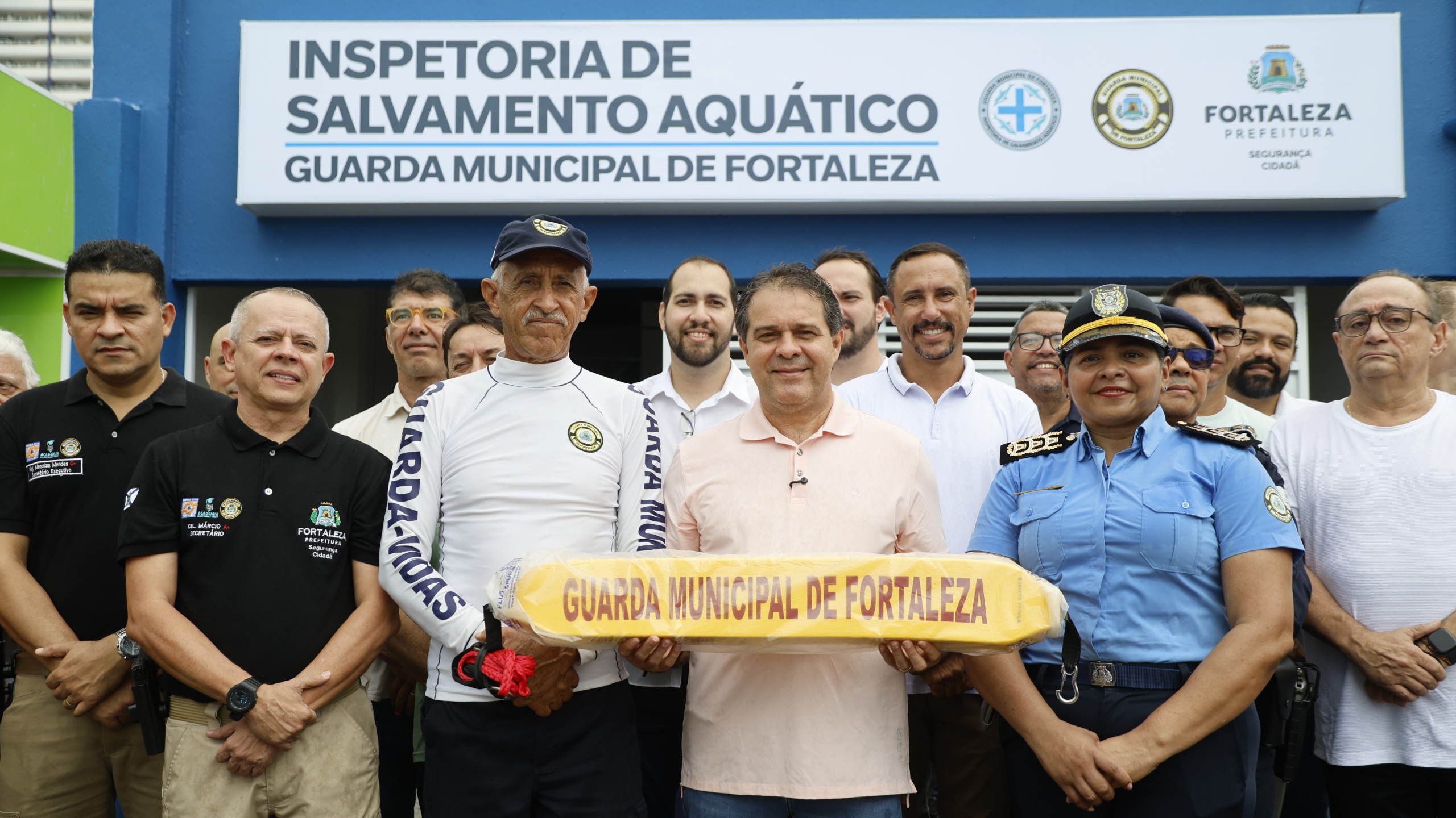 Fortaleza entrega sede do salvamento aquático e propõe gratificação para fiscais públicos