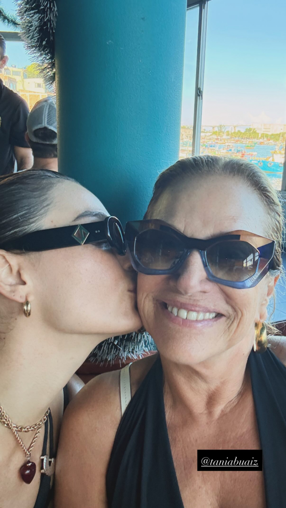 Isis Valverde E Tania Buaiz