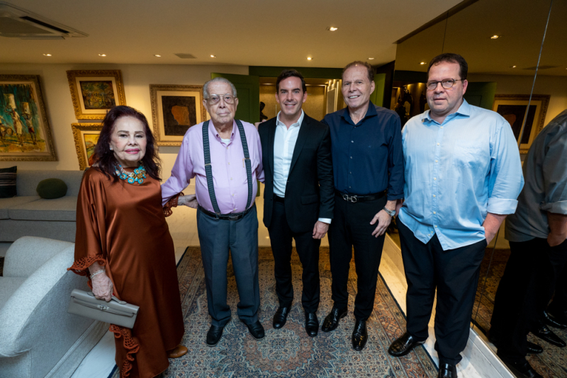 Jantar estratégico - Senador Julio Ventura recebe lideranças da GM e da Comexport em seu endereço na Beira-Mar