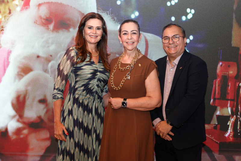 Trabalho reconhecido - Eduardo Bismarck é agraciado com o Troféu Habib Ary pela ABIH-CE