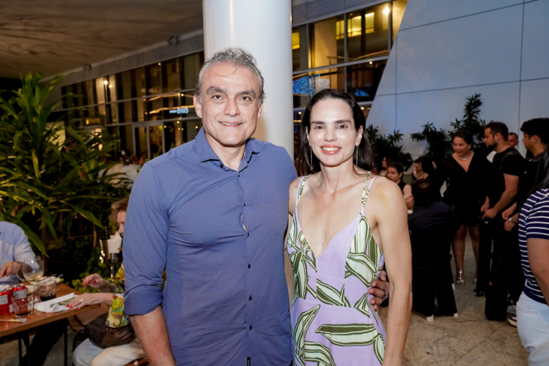 Noite encantada - BS Christmas dá início à temporada 2025 com Vivian Fernandez no palco do BS Design