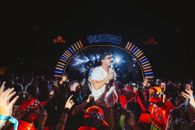 Na Bahia - Réveillon Destino movimenta Itacimirim com shows de Henrique & Juliano, Nattan, Ferrugem e Vintage Culture