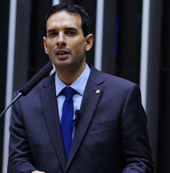 Deputado Leo Prates propõe mudança progressiva na escala de trabalho