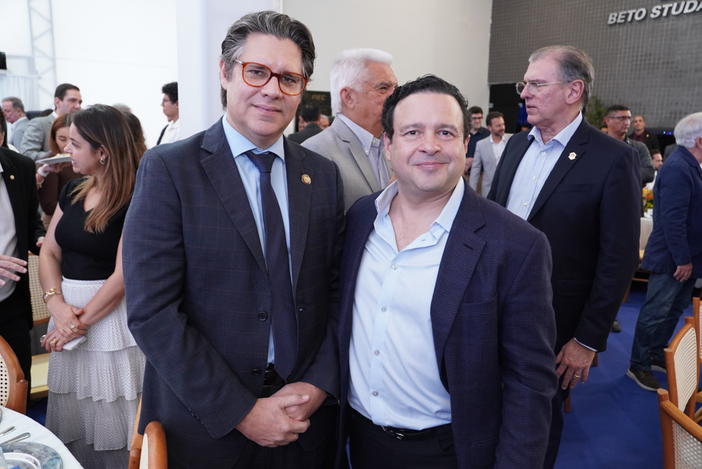 Leonardo Carvalho E Igor Queiroz Barroso
