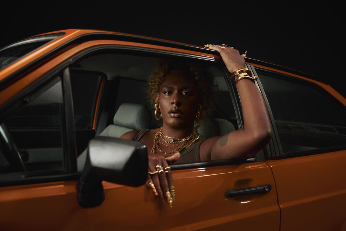 Turnê Bye Bye Caju, de Liniker, tem pré-venda para clientes Itaú nesta quinta-feira (18)