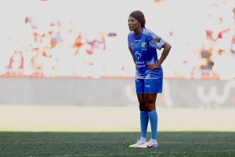 Tradição solidária - Jogo das Estrelas transforma o Maracanã em espetáculo de futebol, famosos e causa social