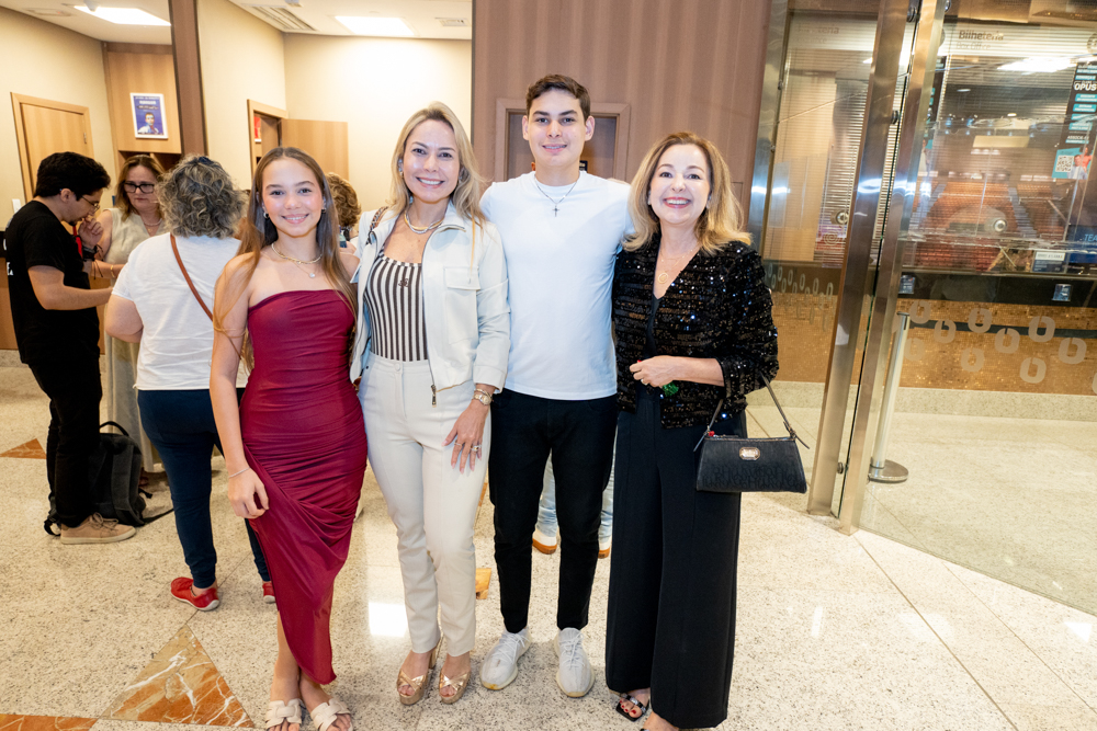 Lunna, Talynie E Lucas Mihaliuc, E Leonice Holanda