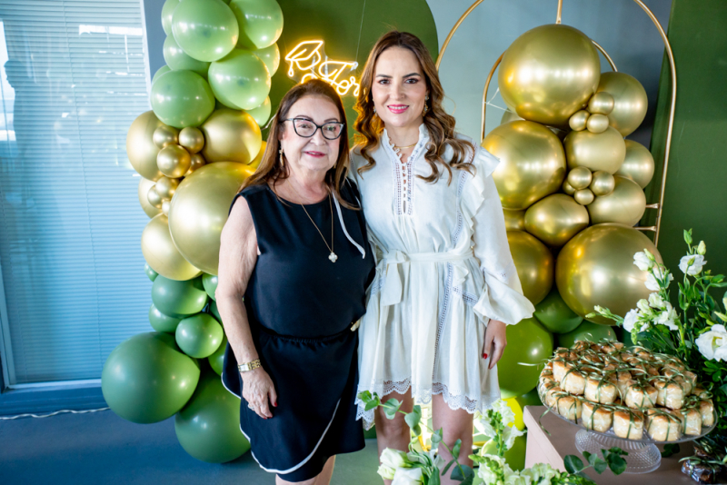 Novo ciclo - Beatrice Vasconcelos festeja conclusão do curso de Psicologia em tarde animada no Iate Clube de Fortaleza
