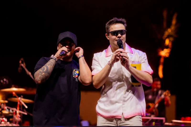 Festa Continua - Com gente bonita e alto-astral, Mil Sorrisos transforma a véspera de Réveillon em pura celebração