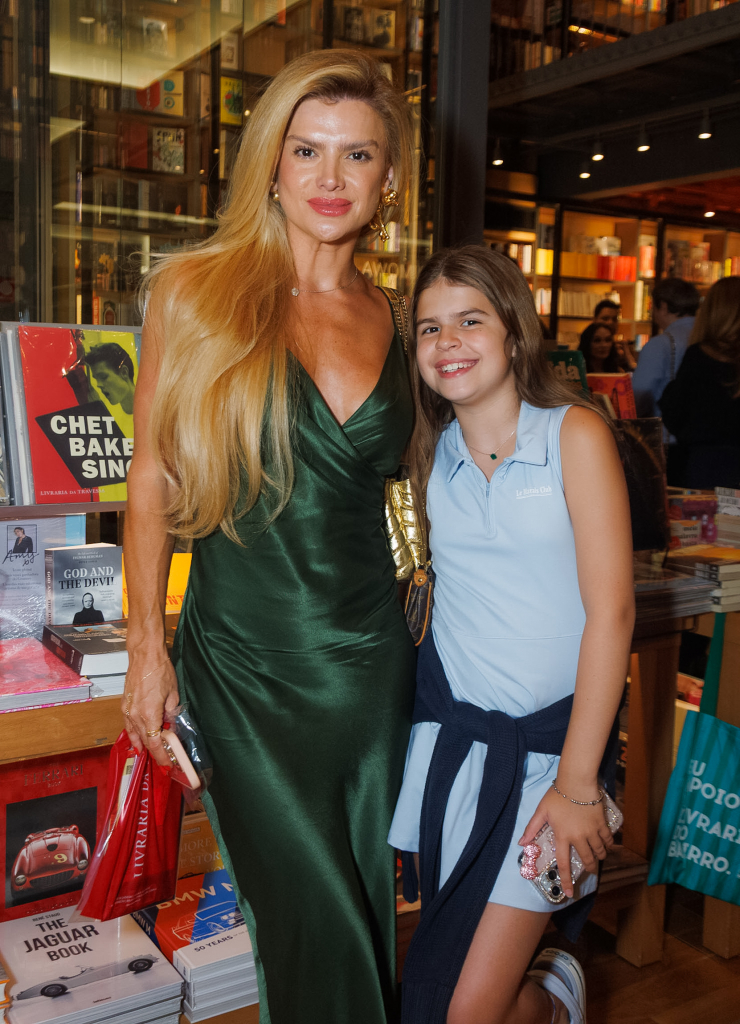 Mirella Santos E Valentina