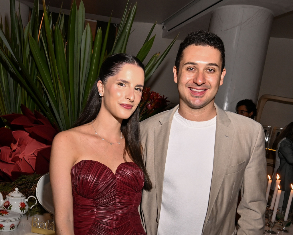 Nicole Safarty E Juan