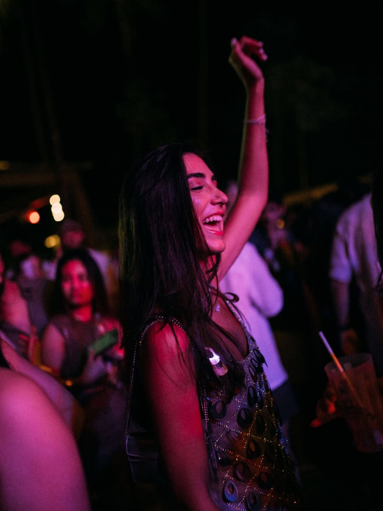 O Sorriso De Quem Está Só Começando A Viver A Melhor Semana Da Vida No Paraíso!