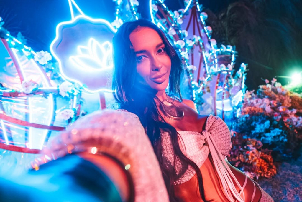 On The Third Night, Flora Reveals Another Layer Of Carneiros. An Invitation To Let Sensitivity L (1)