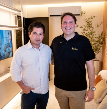 Pompeu Vasconcelos conhece a J.Store, que traz um novo conceito de experiência