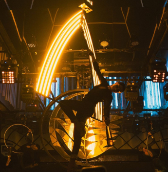 Posh Club celebra 20 anos e inaugura temporada histórica em Jurerê Internacional