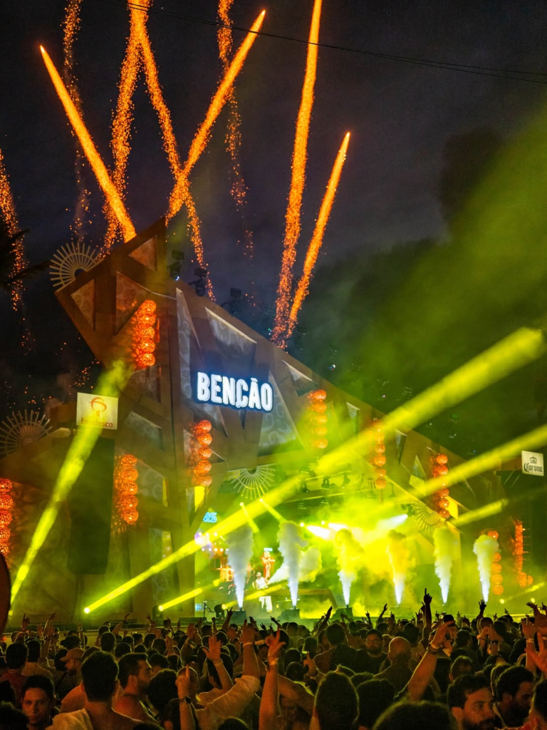 Pra Esse Aqui, A Gente Tem Mesmo Que Pedir A #benção. @dennisdj, O B R A B O. 🔥 #amoré26 (1)