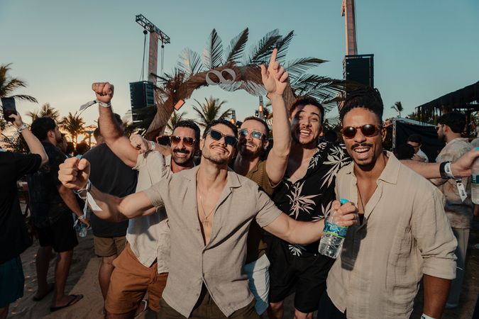 Noite eletrônica - GoodTimes by Illusionize comanda a primeira noite do Réveillon Aura em Trancoso