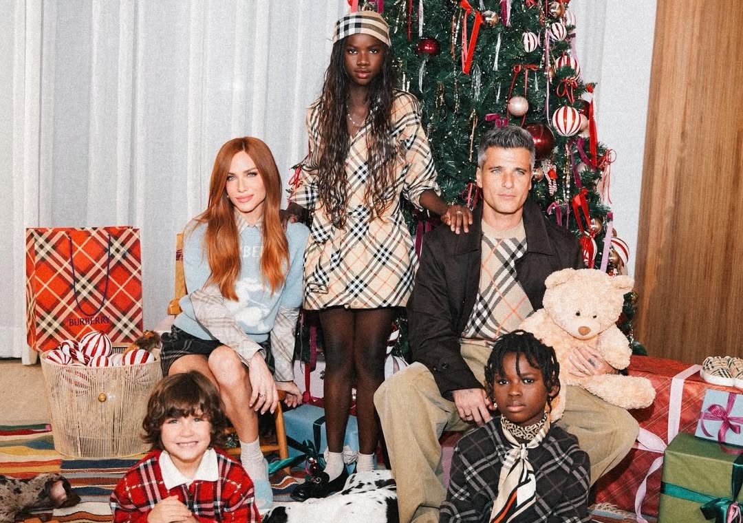Giovanna Ewbank e Bruno Gagliasso encantam a web com Natal em família e looks de luxo
